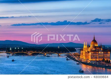 Evening in City of Budapest Evening in City of Budapest 48089664