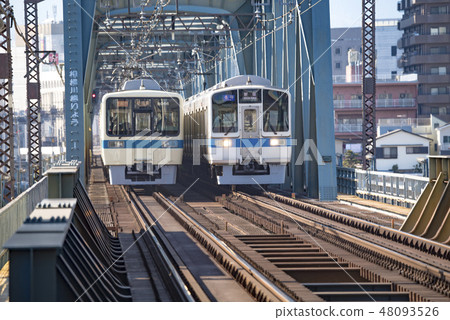 [小田急線2000型8000型厚木站] 48093526