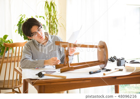 男人享受DIY 男人享受DIY 48096216