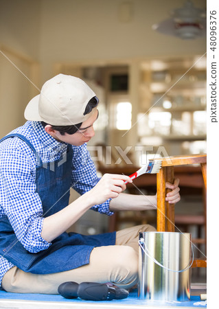 Men enjoying DIY Men enjoying DIY 48096376