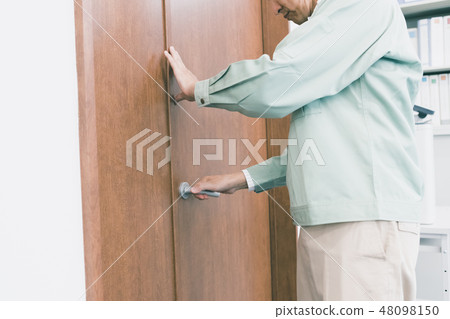 door, doors, fixture 48098150