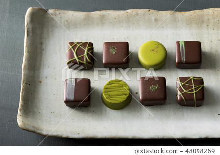 Matcha chocolate 48098269