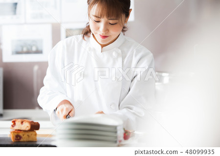 Pastry Sweet Female Cooker 48099935