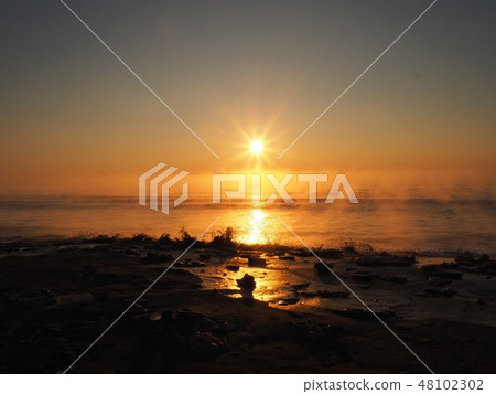 東橫町大津海岸的風暴和珠寶冰 東橫町大津海岸的風暴和珠寶冰 48102302