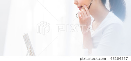 年輕的女士美容美容 年輕的女士美容美容 48104357