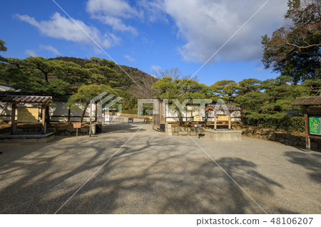 Ritsurin Koen east gate 48106207