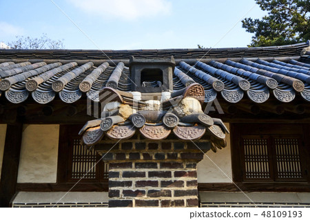 Unhyeonggung Palace filled with stories of Heungseon Daewonun 48109193
