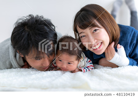 Family photo lie down Family photo lie down 48110419