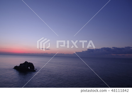 breaking Dawn  48111842