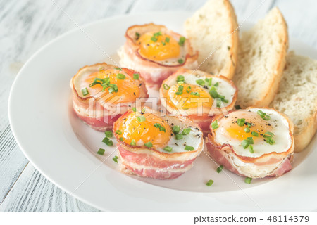 Bacon and egg cups 48114379