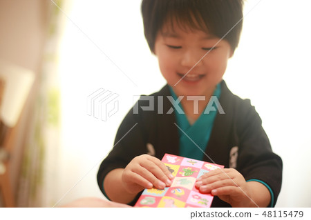 A boy who gets a squirrel 48115479