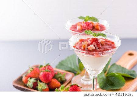 Strawberry dessert Strawberry dessert Strawberry dessert Strawberry dessert 48119183