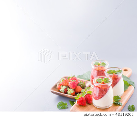 草莓甜點草莓甜點草莓甜點草莓甜點 48119205