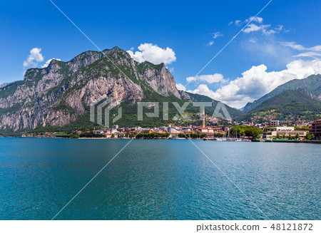 Lake Como summer view, Italy Lake Como summer view, Italy 48121872