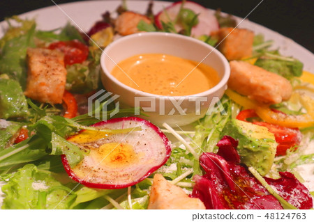 A salad A salad 48124763