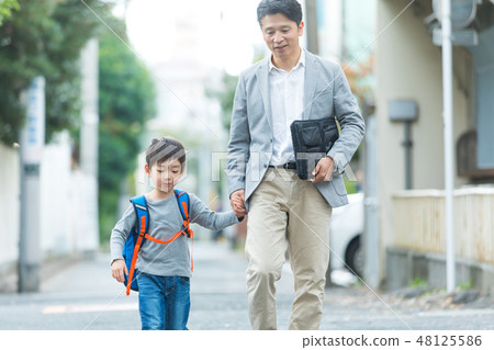 Commuter passenger parent and child ikumen Commuter passenger parent and child ikumen 48125586