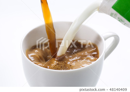 Cafe au lait  48140409