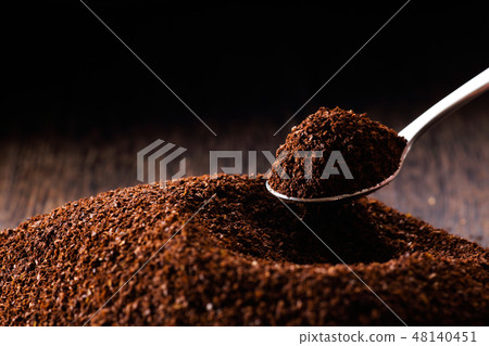 Coffee powder and spoon 48140451