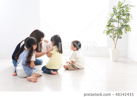 Child English classes Child English classes 48142435