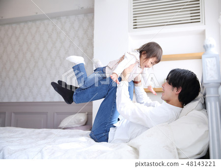 Dad playing with children Dad playing with children 48143221