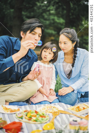 Picnic family 48144191
