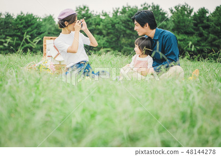 Picnic family 48144278