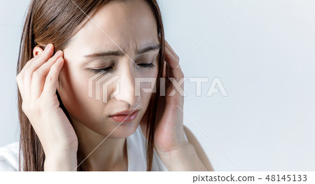 Headache woman 48145133
