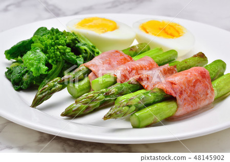 Bacon winding of asparagus 48145902