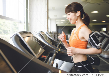 A young woman going to a sports club 48145959