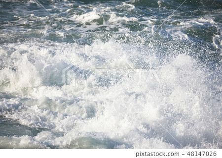 A big wave desired from Senjojiki A big wave desired from Senjojiki 48147026