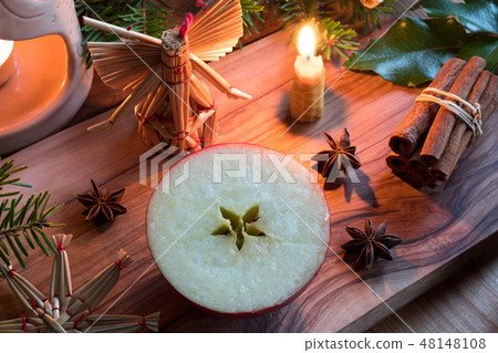 Christmas decoration with a halved apple 48148108