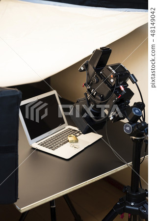 Studio shot image 48149042