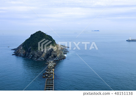 Sea of May 48151138