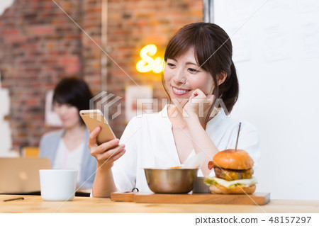 咖啡廳餐廳美食廣場小姐 48157297