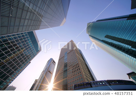 東京的日本城市景觀我希望在汐留和Yurikamome的陽光和高層建築 48157351