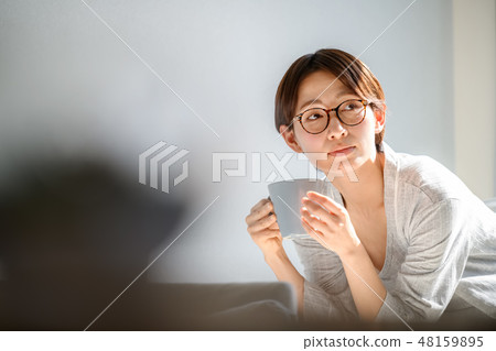 女性生活方式 48159895