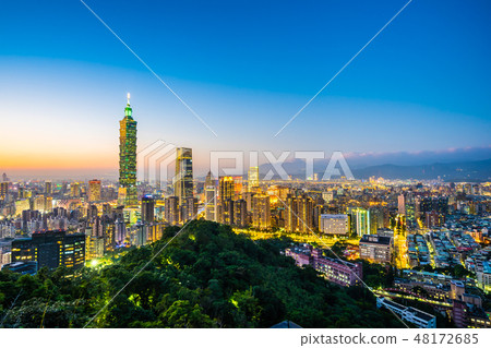 Beautiful landscape and cityscape of taipei 101 building and architecture in the city Beautiful landscape and cityscape of taipei 101 building and architecture in the city 48172685