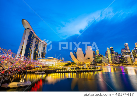 Beautiful architecture building skyscraper around marina bay in singapore city Beautiful architecture building skyscraper around marina bay in singapore city 48174417