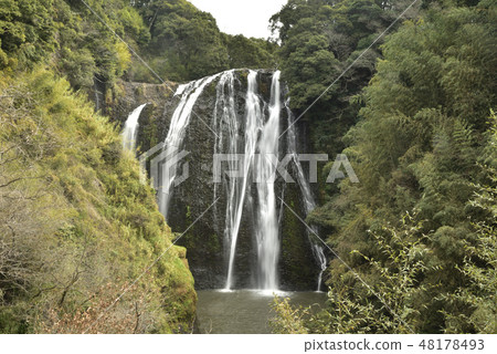 Longmen Falls and Long Moonzaka 48178493