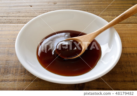 Middle source 48179482