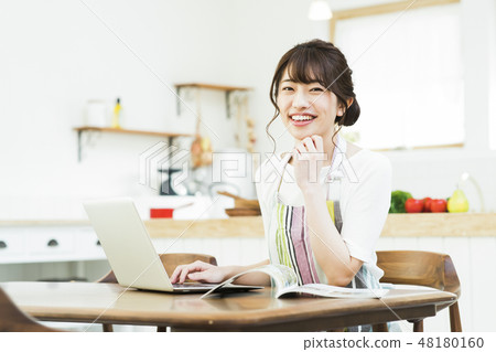 Kitchen Female housewife housework lifestyle cuisine 48180160