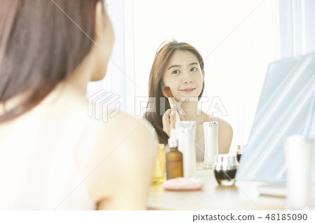 Women beauty 48185090