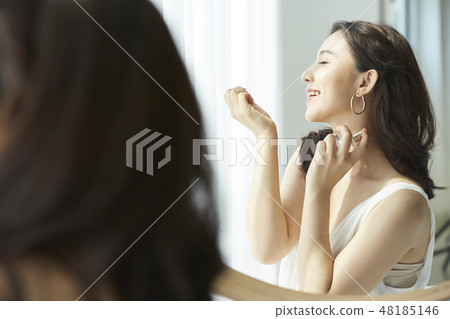 女人打扮 48185146