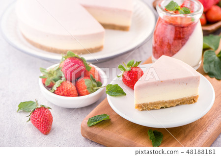 Strawberry cake dessert Strawberry cake dessert Strawberry cake dessert Strawberry dessert 48188181