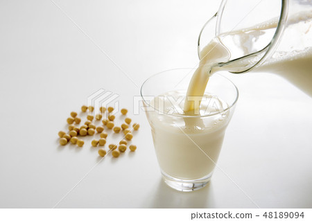 Soy milk 48189094
