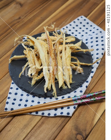 Korean food and cherry blossoms 48191125