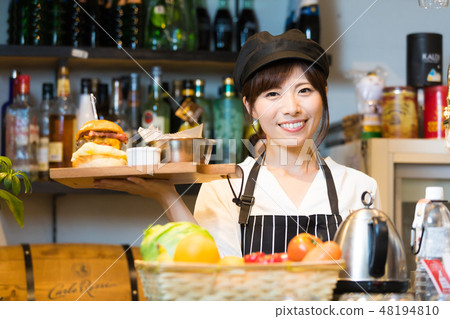 Cafe Cafe Bar Izakay Pub Pub Bar Young lady 48194810