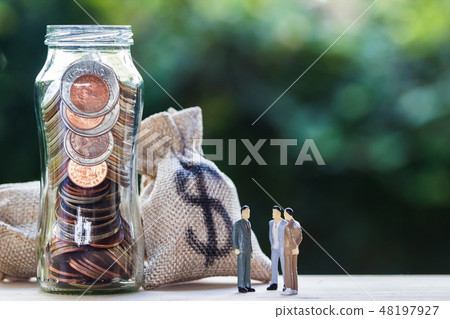 Financial investment negotiation,discussion. Financial investment negotiation,discussion. 48197927