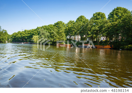 Hamburg city view 48198154