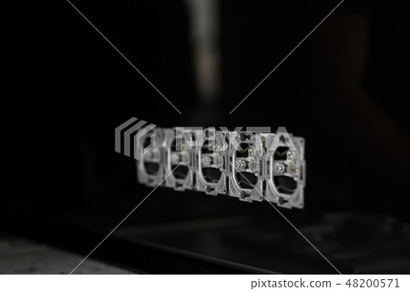 Five outlets in line, disassembled and mounted in  48200571